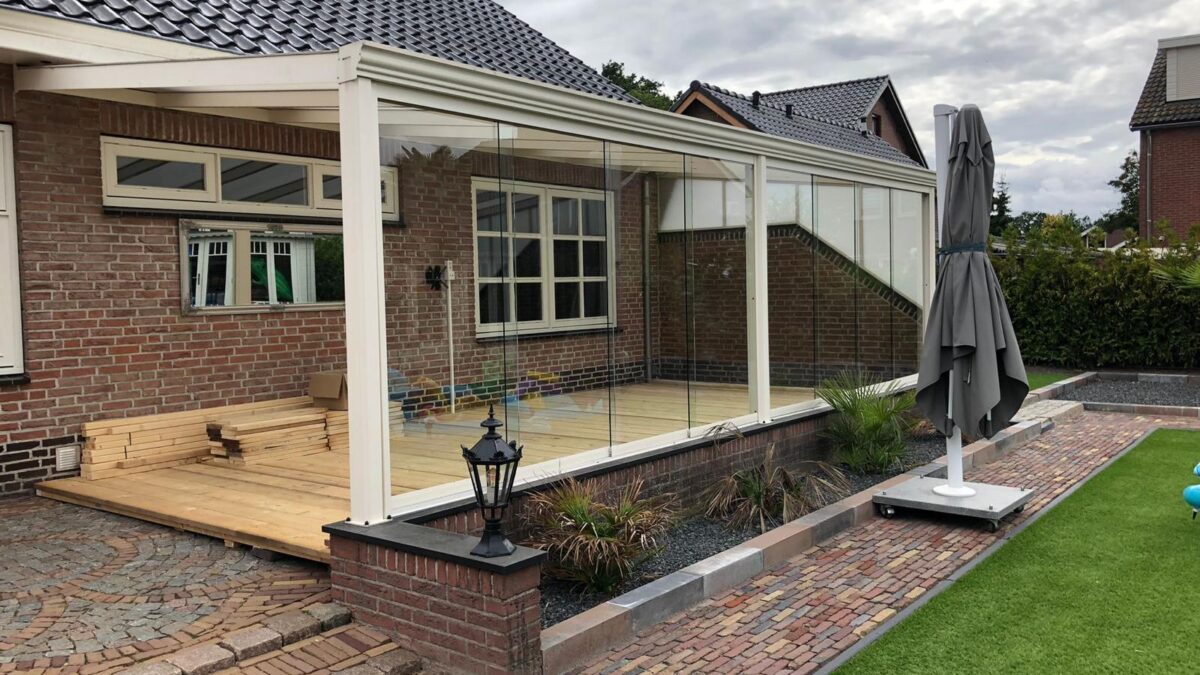 Glazen Schuifwand in Geel