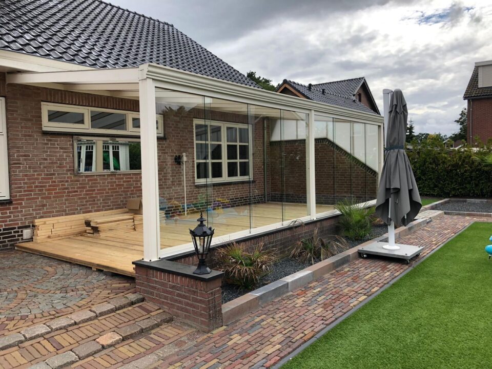 Glazen Schuifwand in Geel